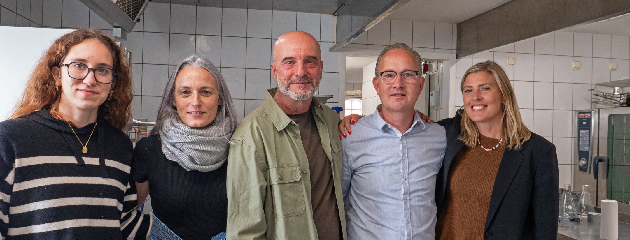 Anna Barjuan grau, Lidia Garcia Pou och Micael Simonsson från Dapibuset, samt Massimiliano Pattara och Klara Lindström från Krinova.