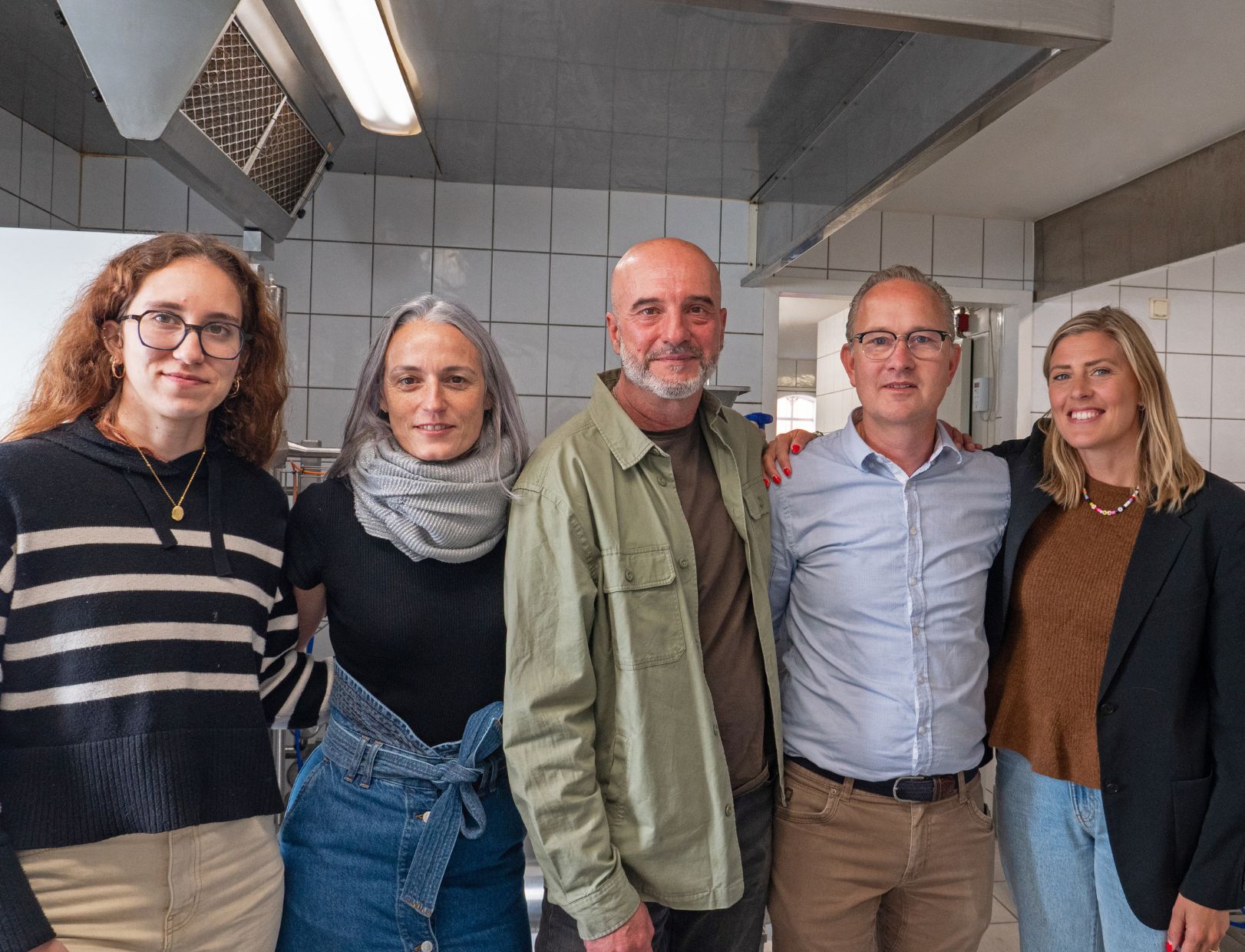 Anna Barjuan grau, Lidia Garcia Pou och Micael Simonsson från Dapibuset, samt Massimiliano Pattara och Klara Lindström från Krinova.